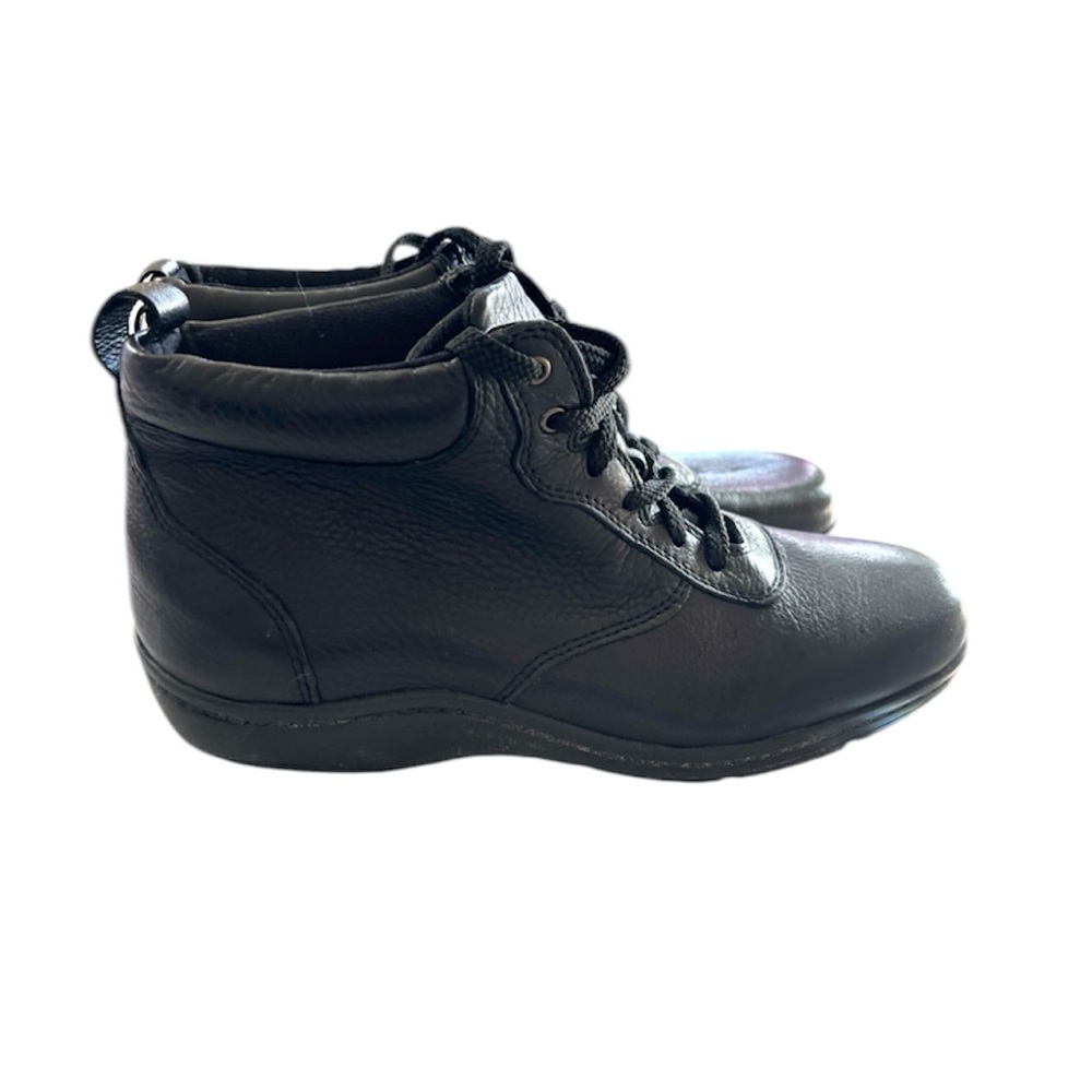 Easy Spirit Black Leather Hi Top Bike Toe Sneakers Lace Up. Sz 8 M Nwot